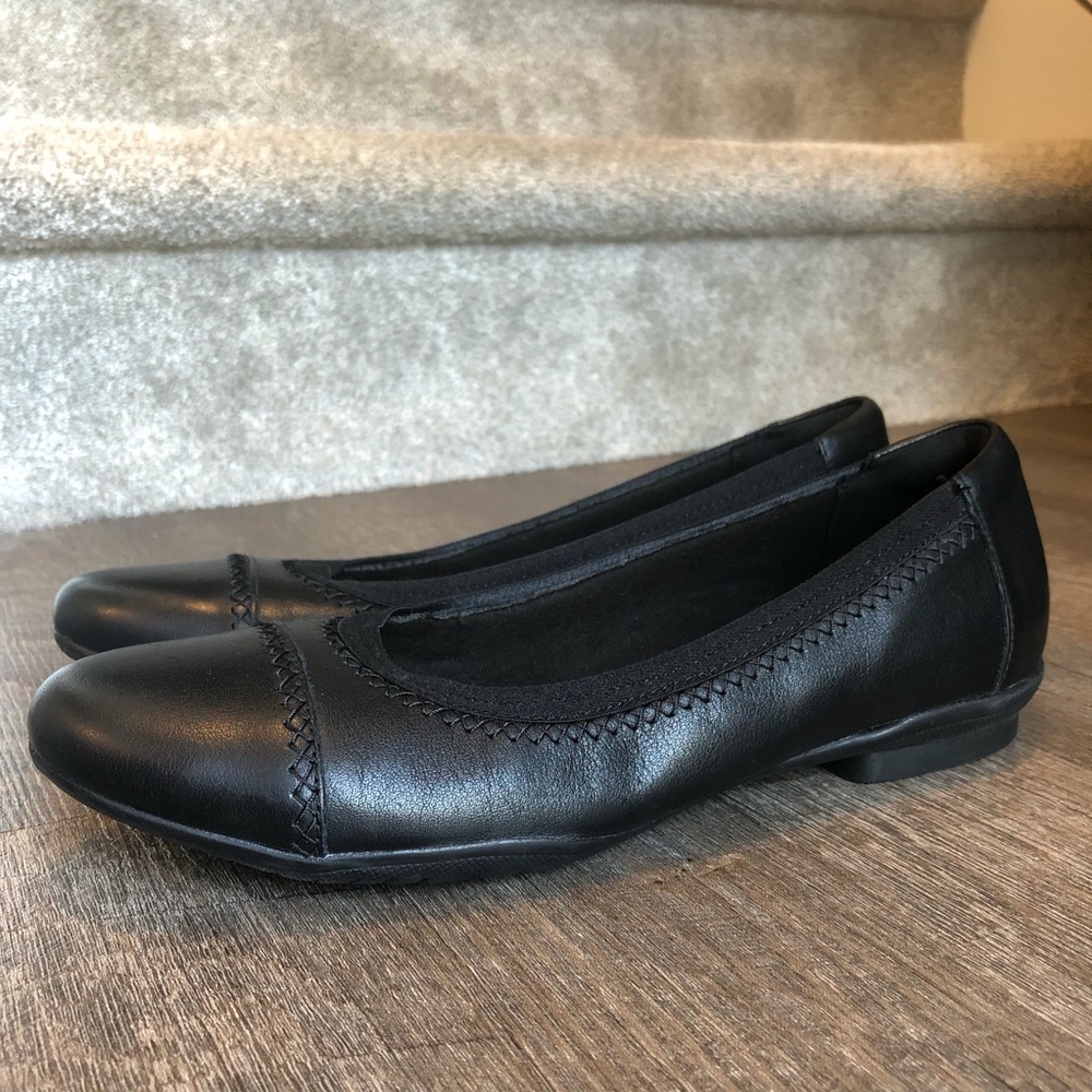Clarks Ballet Flats